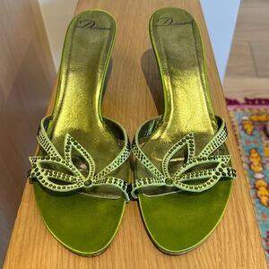 Delman leaf satin embellished heels in grass green